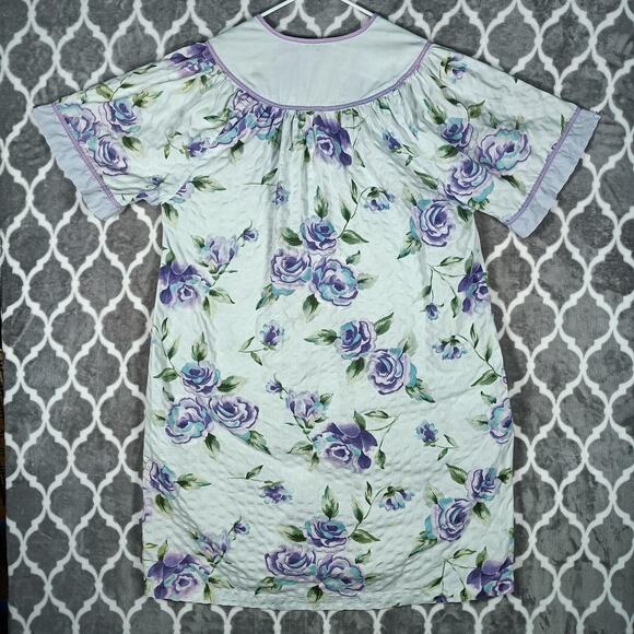 Vintage Crowntuft Housecoat XL Purple Floral Snap Front Duster Smock Pockets - Picture 3 of 11